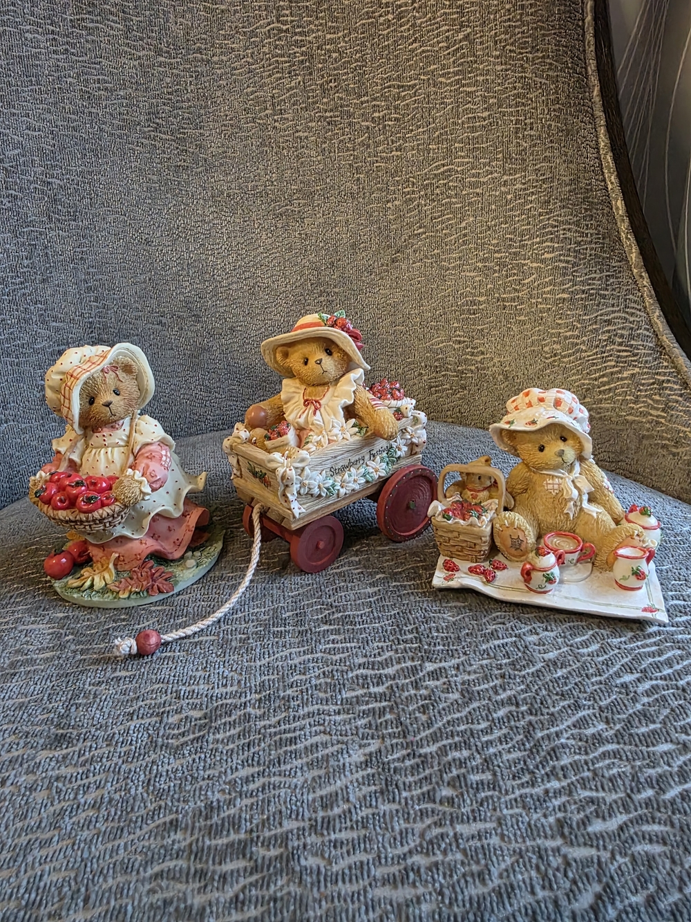 Vintage Cherished Teddies Thelma Diane And Hannah Strawberries Wagon Apples Tea